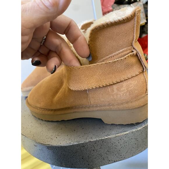 UGG “Mckay” Chestnut Suede Sheepskin Ankle Mini Boots Booties Size 6 Women NEW - Picture 4 of 13